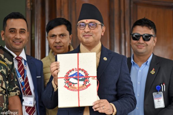 बजेट २०८३/८४: स्वास्थ्य, अस्पताल र खानेपानीमा ठूलो लगानी, स्वर्णिम वाग्लेले प्रस्तुत गरेको नयाँ स्वास्थ्य बजेट: सुधारको अपेक्षा तर मधेश र नारायणी अस्पतालप्रति पुरानै उपेक्षा